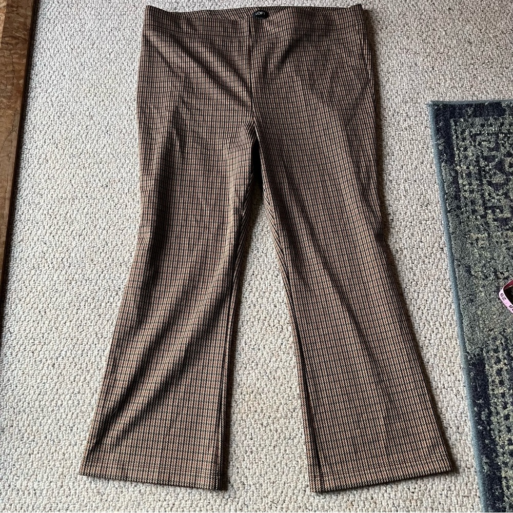 LOFT tan houndstooth pull on flare pants